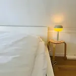 Hello - Tiny House Julianastraat 12