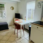 아파트 Hello - Tiny House Julianastraat 12 *