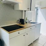 Hello - Tiny House Julianastraat 12 아파트