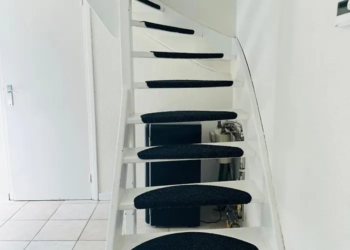 Hello - Tiny House Julianastraat 12 *