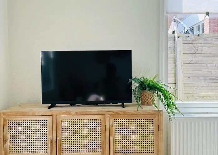 Hello - Tiny House Julianastraat 12 *